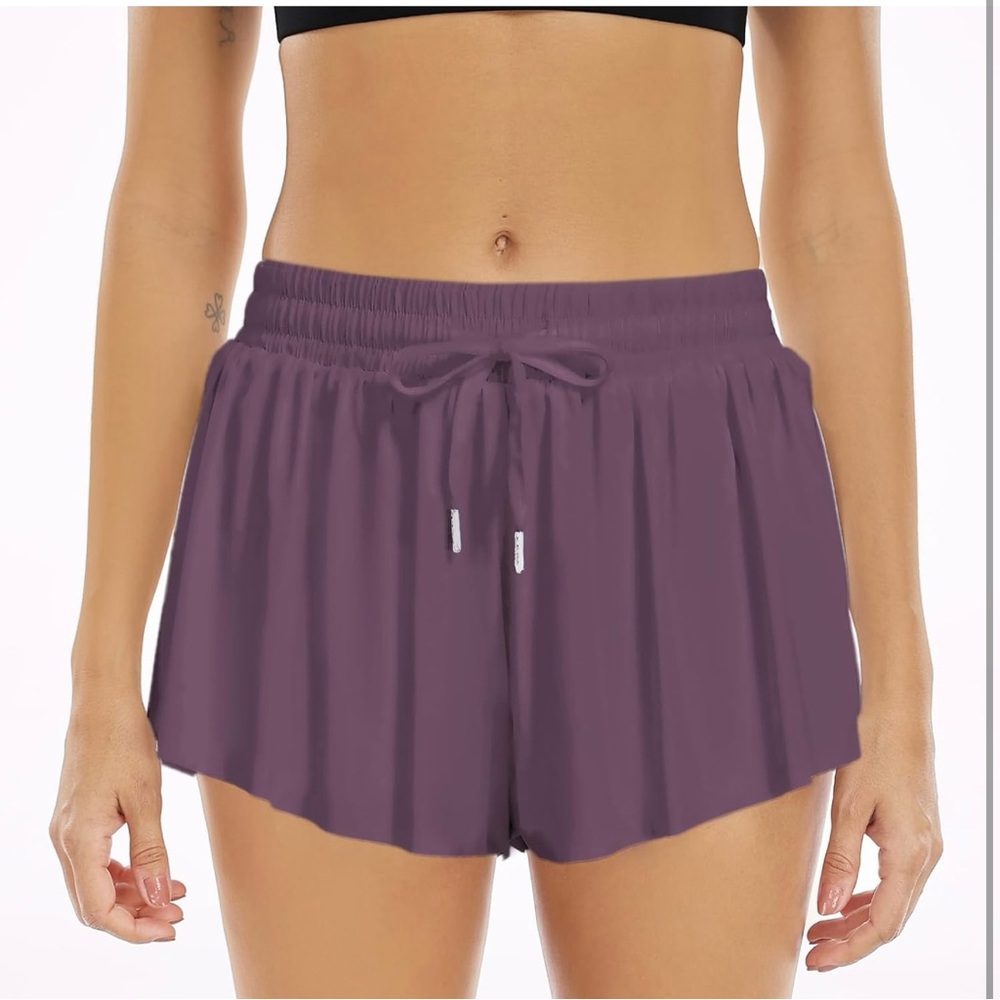 Women’s Shorts - Size M - Picture 2 of 14